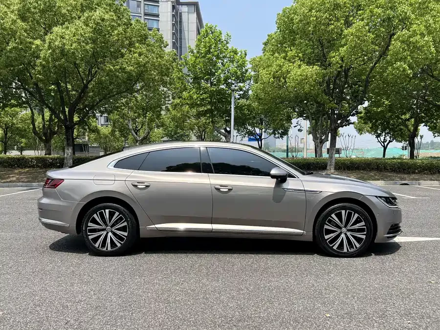 Volkswagen FAW- CC