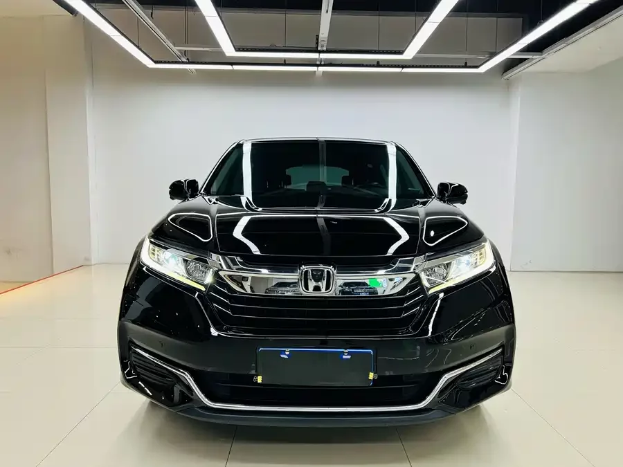 Honda Crown Road
