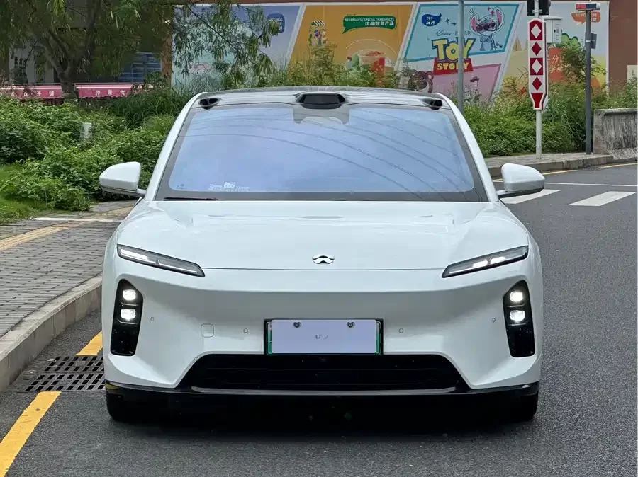 NIO ET5