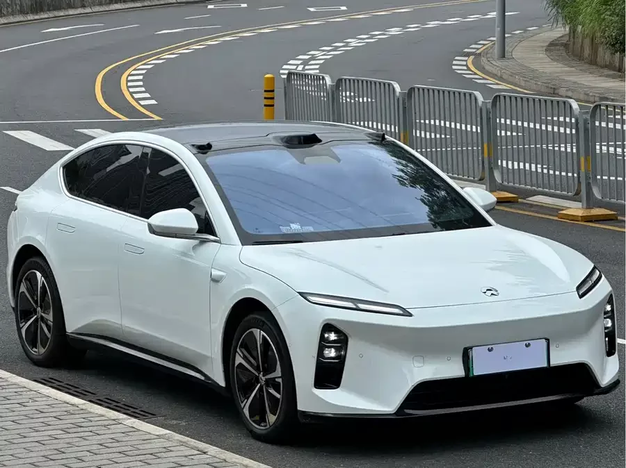 NIO ET5