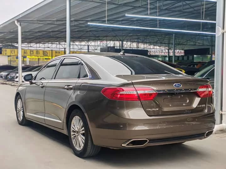 Ford Taurus