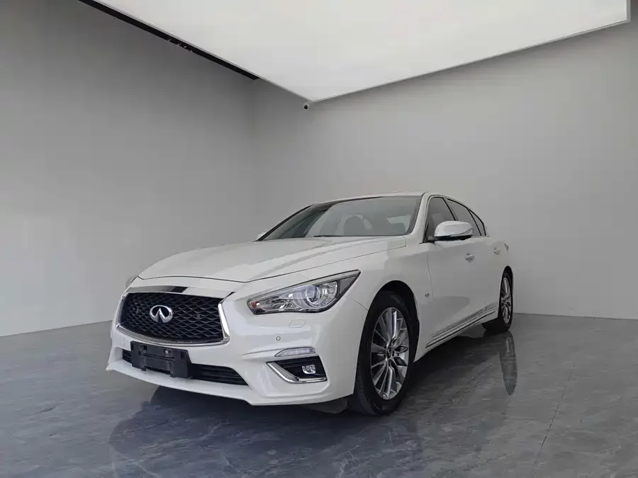 Infiniti Q50L