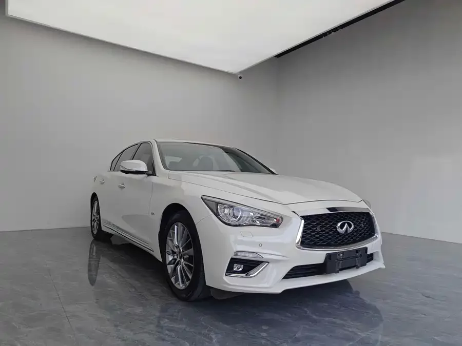Infiniti Q50L