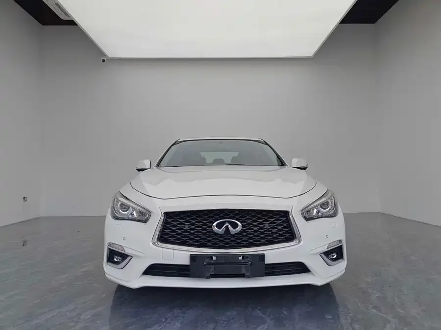 Infiniti Q50L