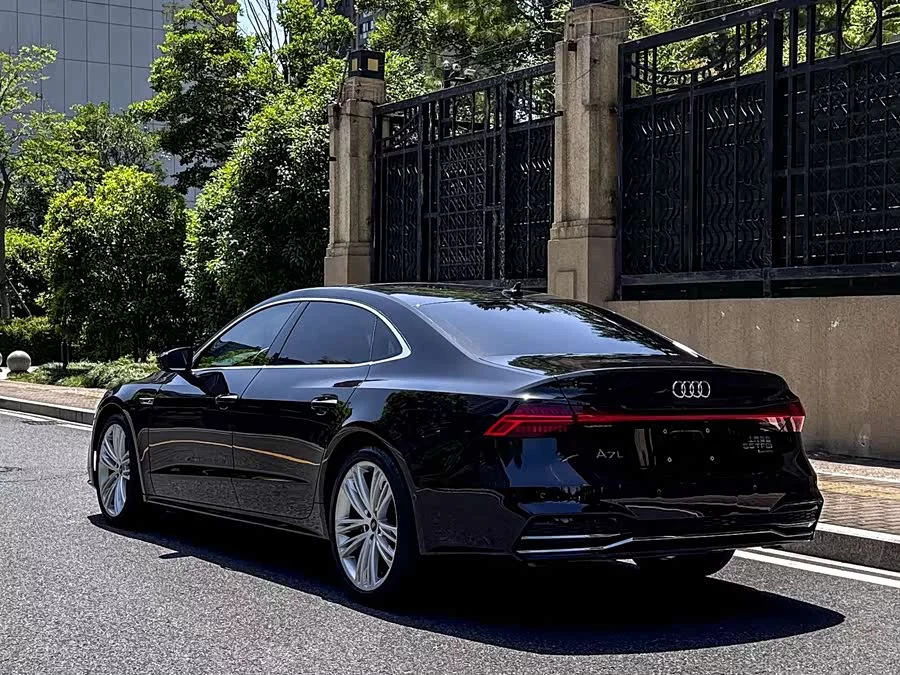Audi A7L