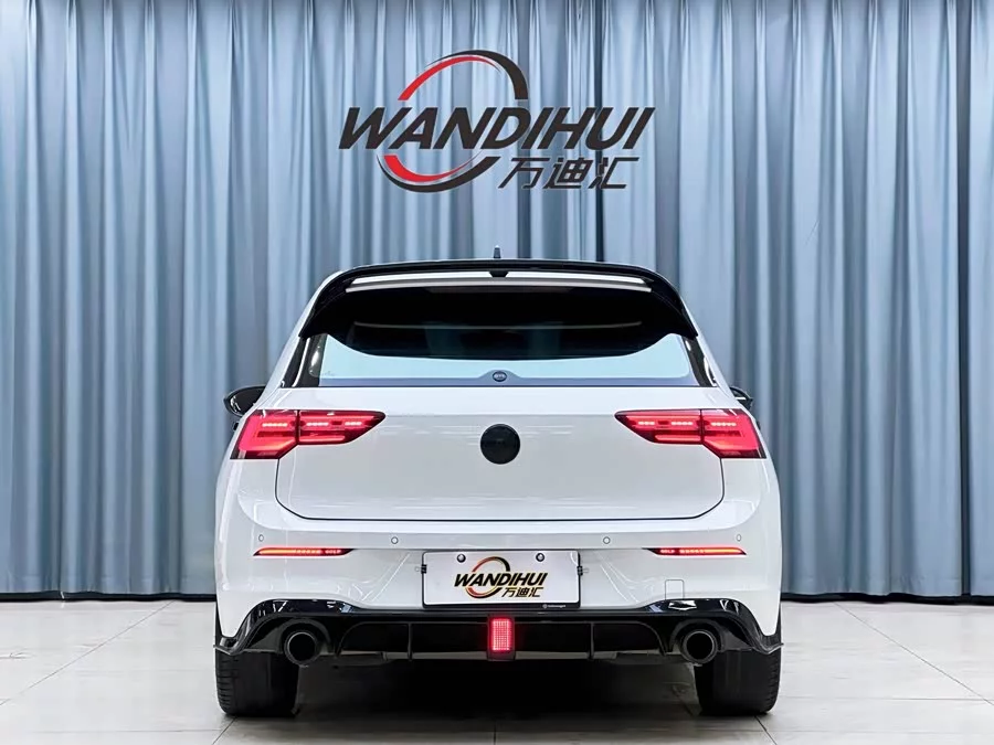 Volkswagen Golf GTI