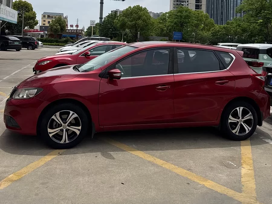 Nissan Tiida
