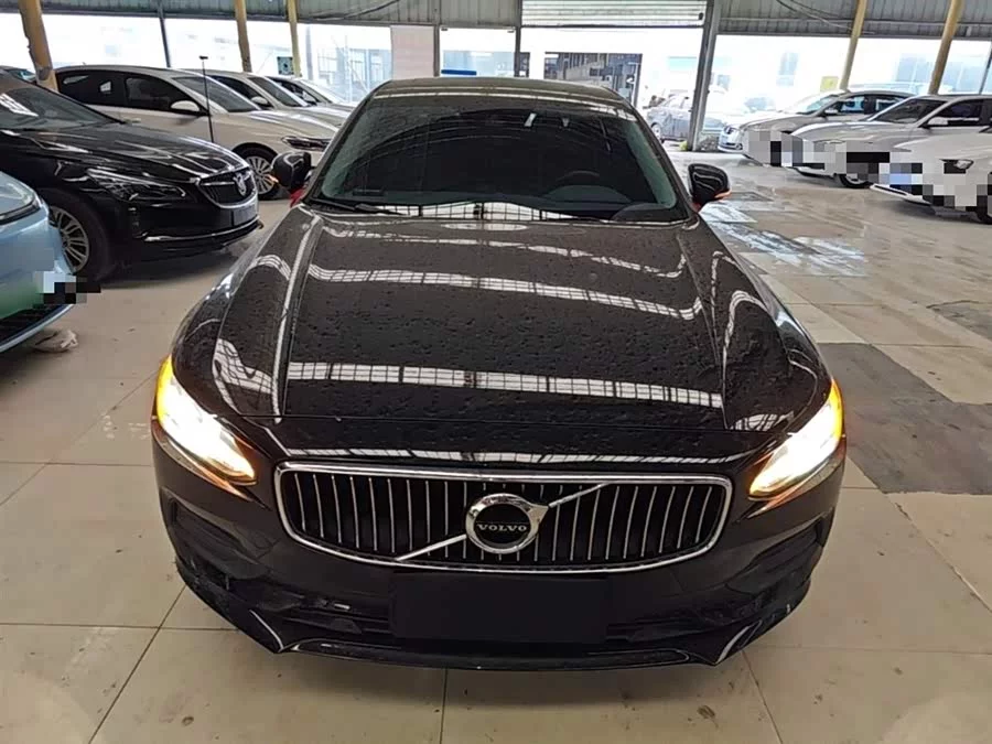 Volvo S90