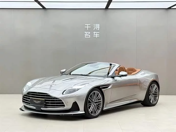 Aston Martin DB12