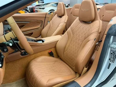 Aston Martin DB12