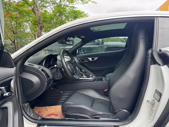 Jaguar F-TYPE