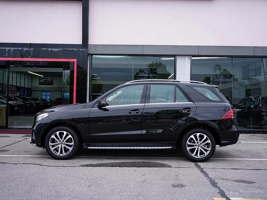 Mercedes Benz GLE (Imported)