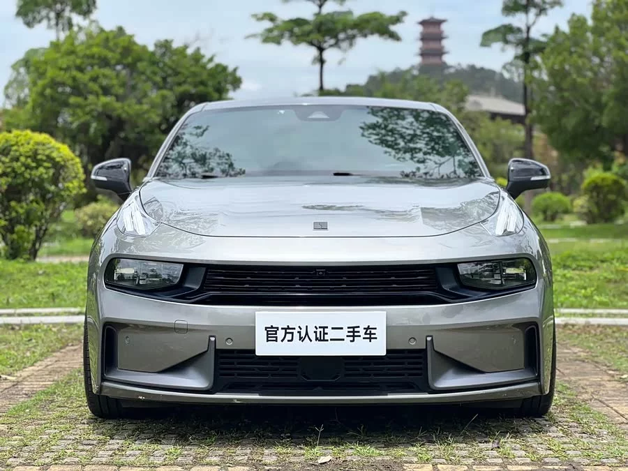 Lynk & Co 03