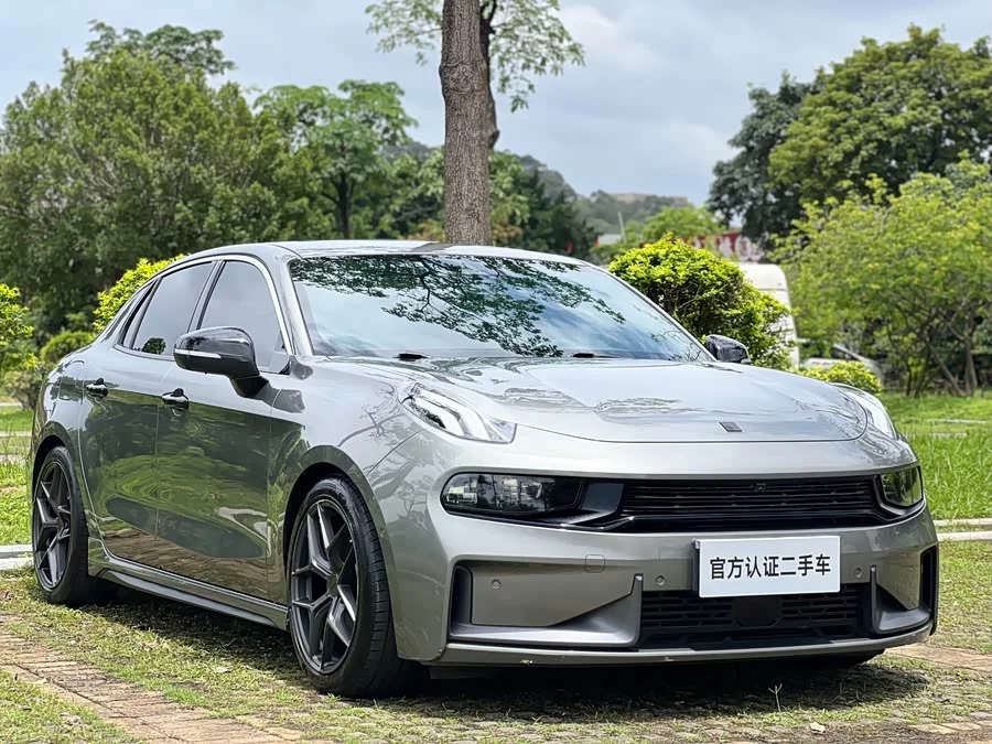 Lynk & Co 03
