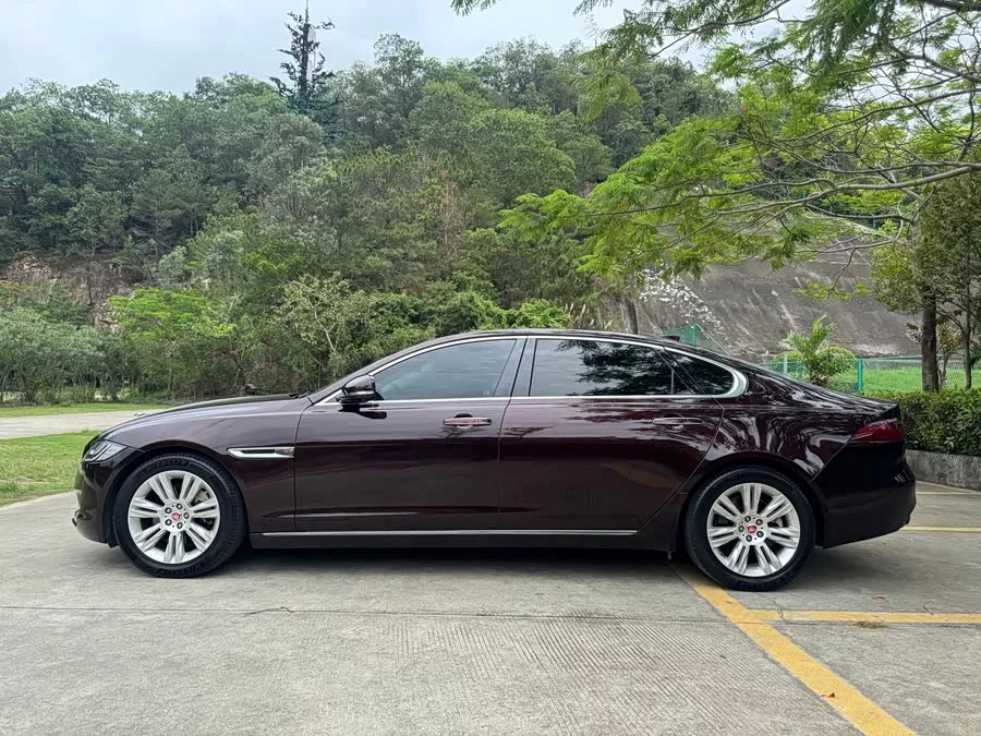 Jaguar XFL