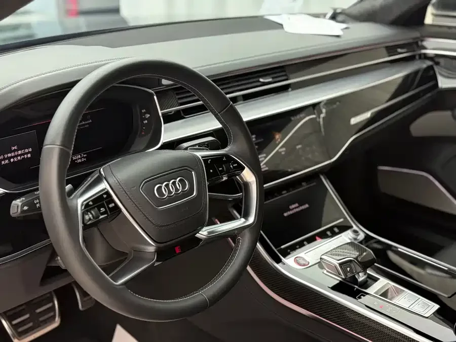 Audi S8