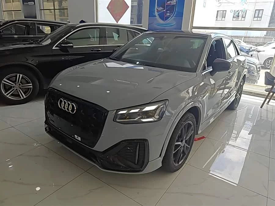 Audi Q2L