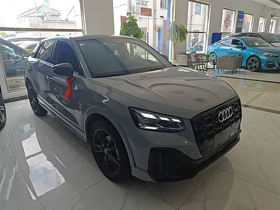 Audi Q2L
