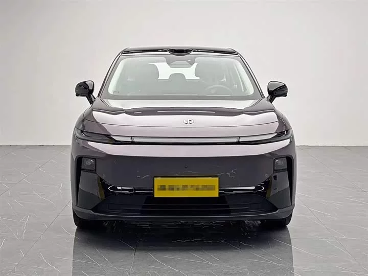 Leapmotor B10