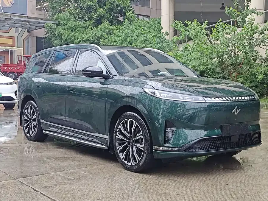 Dongfeng eπ008
