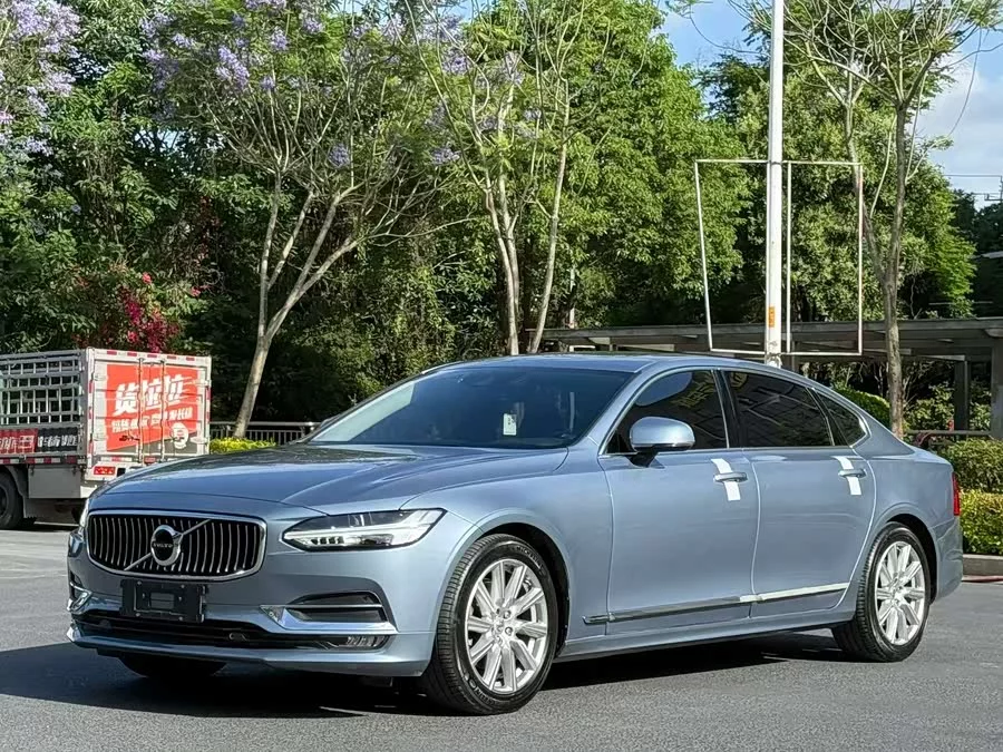Volvo S90
