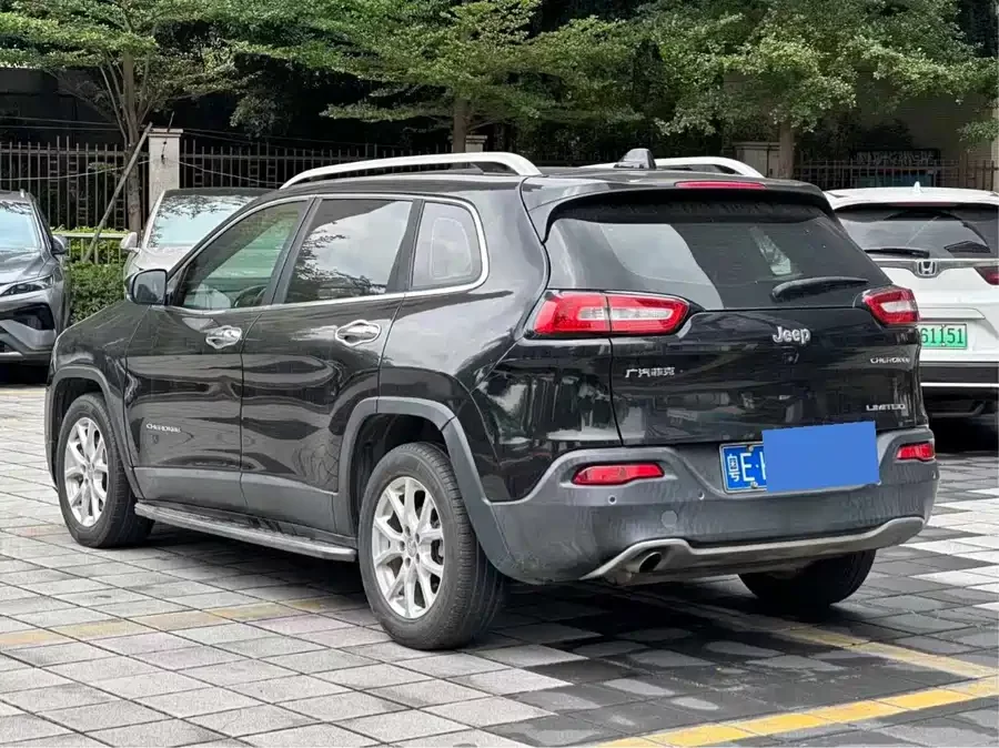 Jeep Cherokee