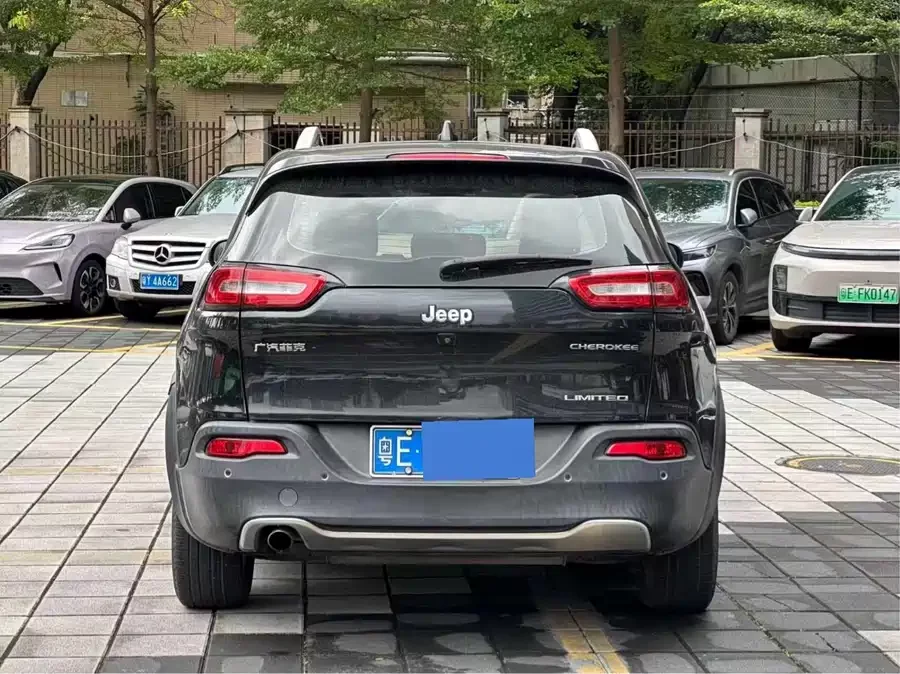 Jeep Cherokee