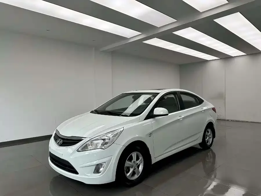 Hyundai Rena