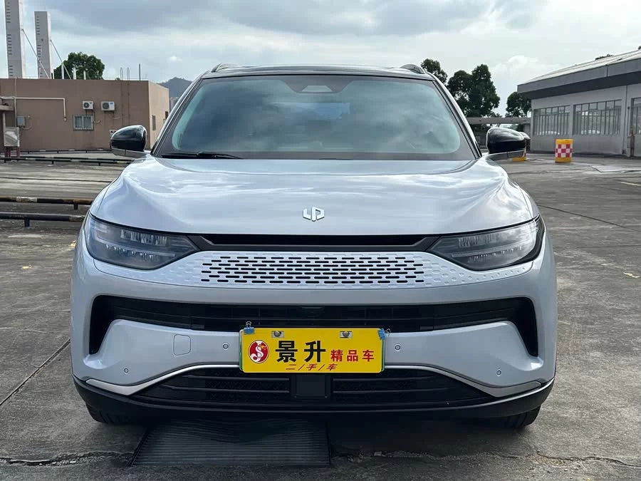 Leapmotor C11