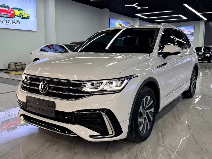 Volkswagen Tiguan L plug-in hybrid
