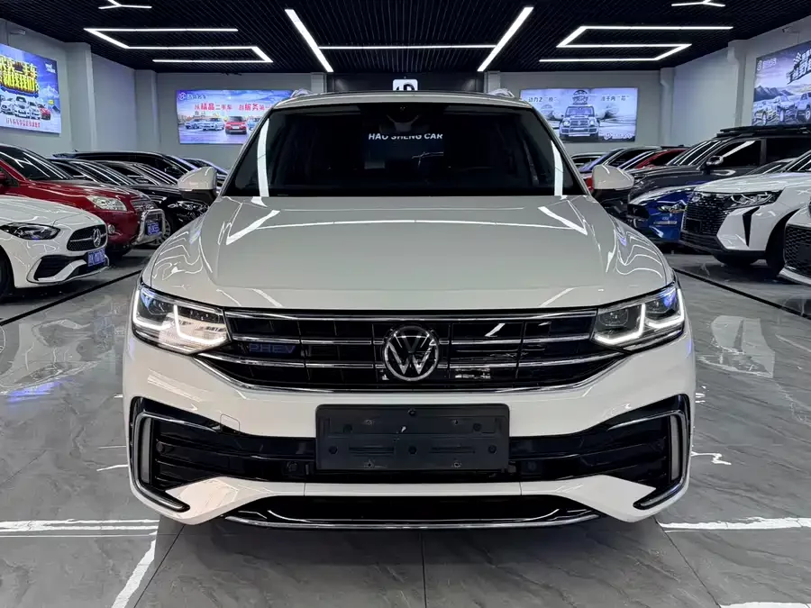Volkswagen Tiguan L plug-in hybrid