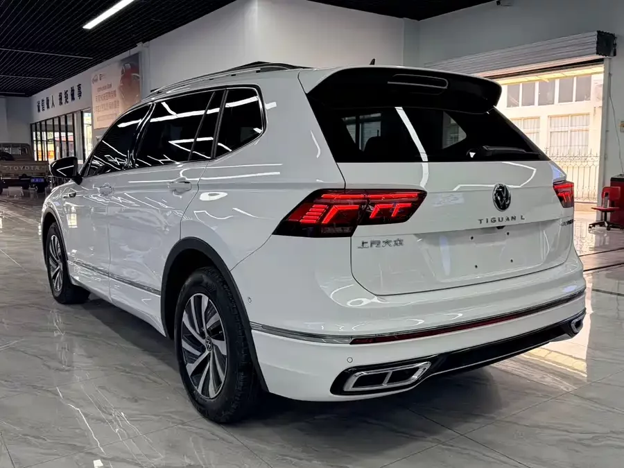 Volkswagen Tiguan L plug-in hybrid