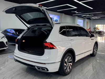 Volkswagen Tiguan L Plug-in Hybrid