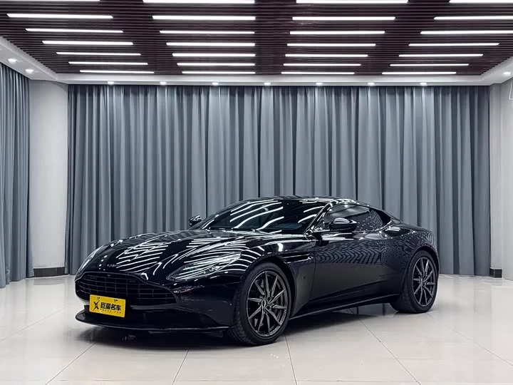 Aston Martin DB11