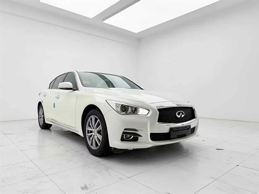 Infiniti Q50L