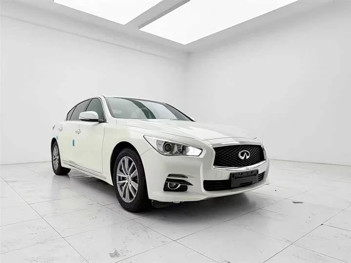 Infiniti Q50L