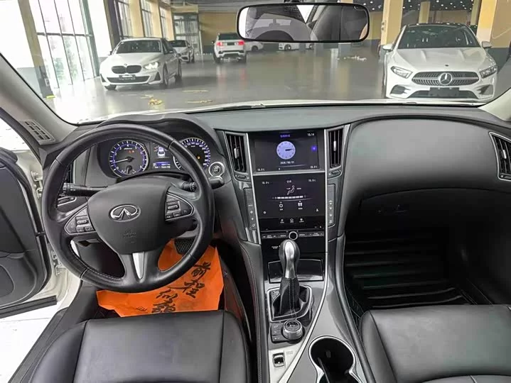 Infiniti Q50L