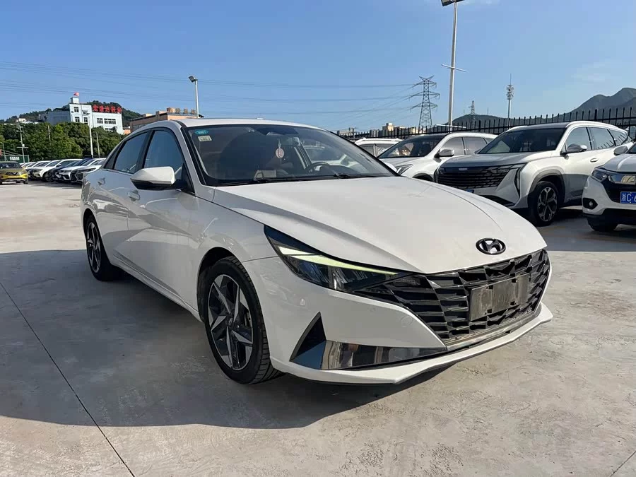 Hyundai Elantra