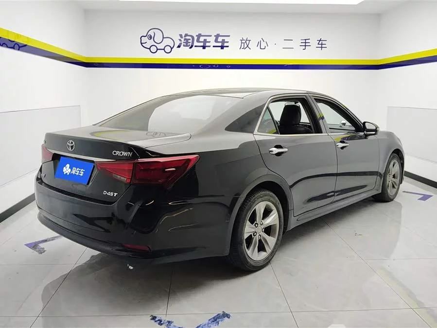 Toyota crown