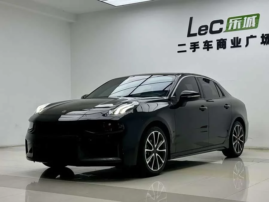 Lynk & Co 03