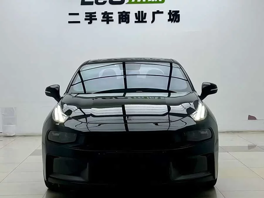 Lynk & Co 03