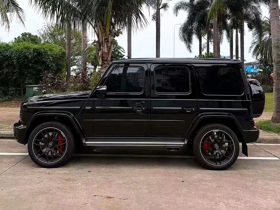 Mercedes Benz G-rated