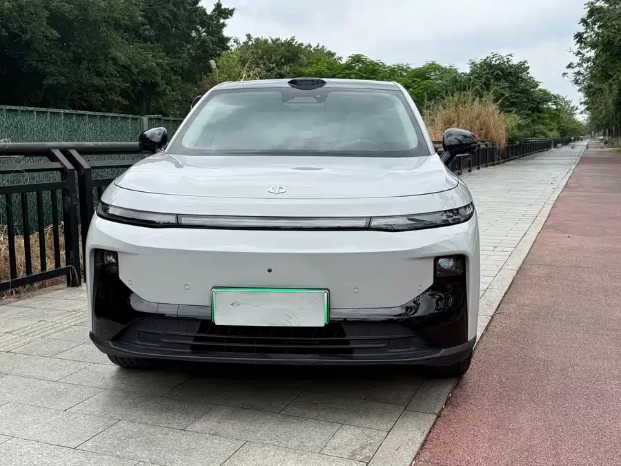 Leapmotor B10