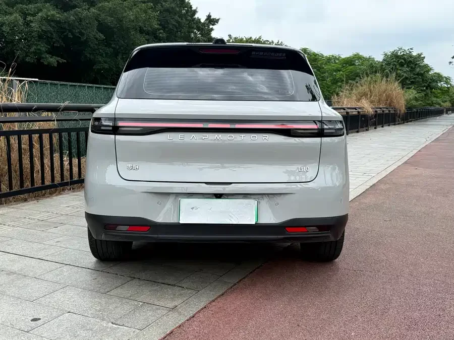 Leapmotor B10