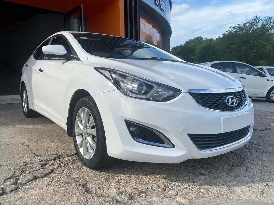 Hyundai Elantra