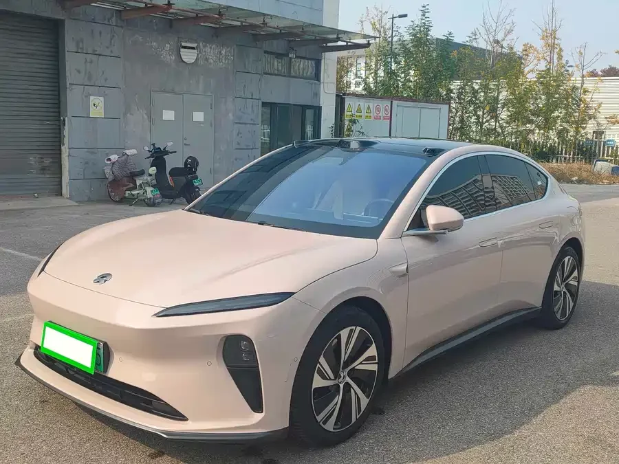 NIO ET5