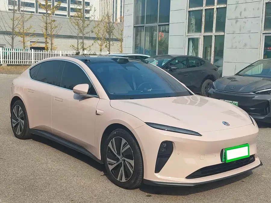 NIO ET5