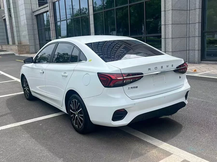 Roewe i5