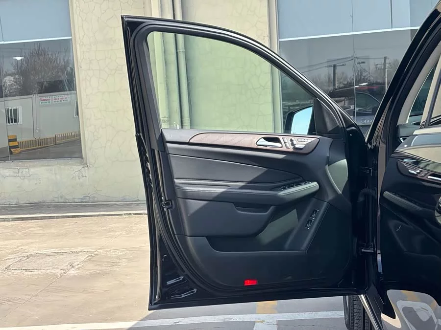Mercedes Benz GLS