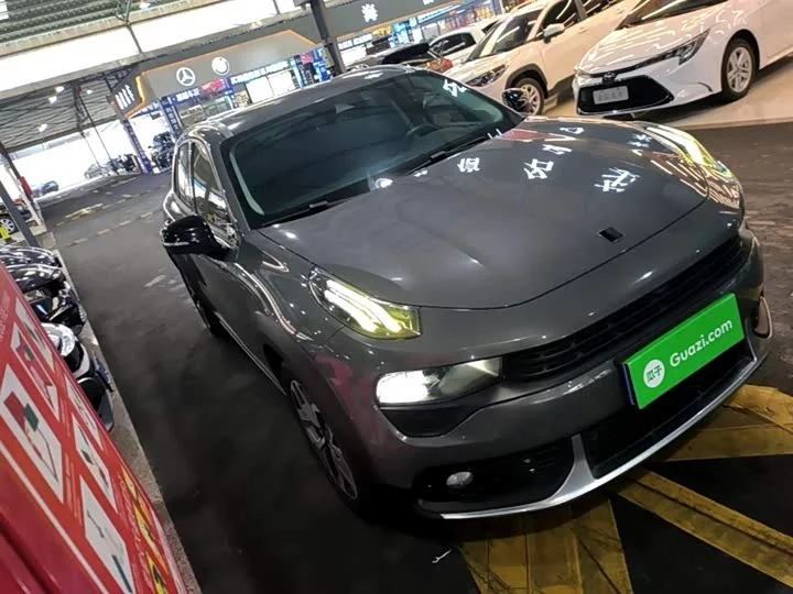 Lynk & Co 02